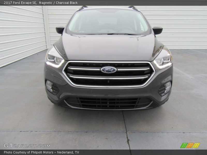 Magnetic / Charcoal Black 2017 Ford Escape SE