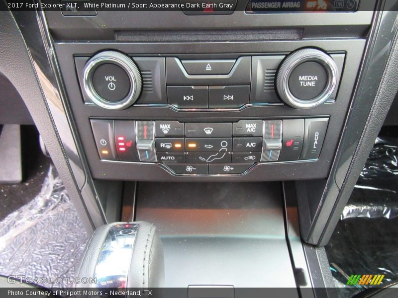White Platinum / Sport Appearance Dark Earth Gray 2017 Ford Explorer XLT
