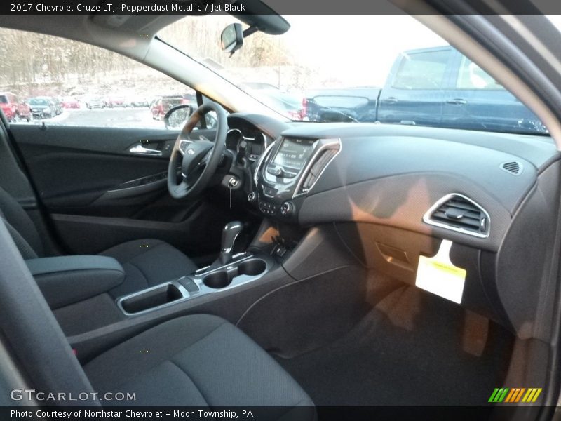 Pepperdust Metallic / Jet Black 2017 Chevrolet Cruze LT