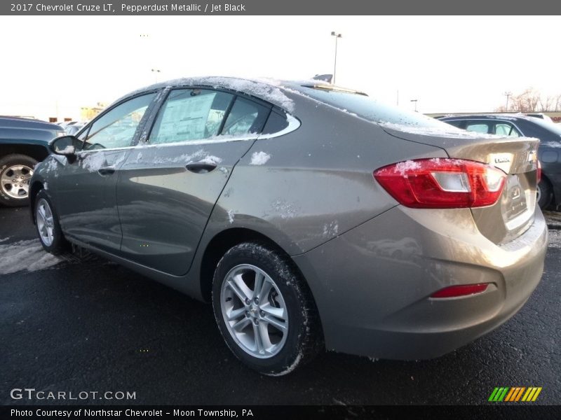 Pepperdust Metallic / Jet Black 2017 Chevrolet Cruze LT