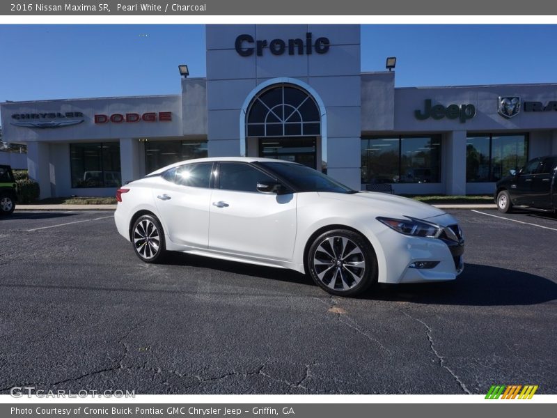 Pearl White / Charcoal 2016 Nissan Maxima SR