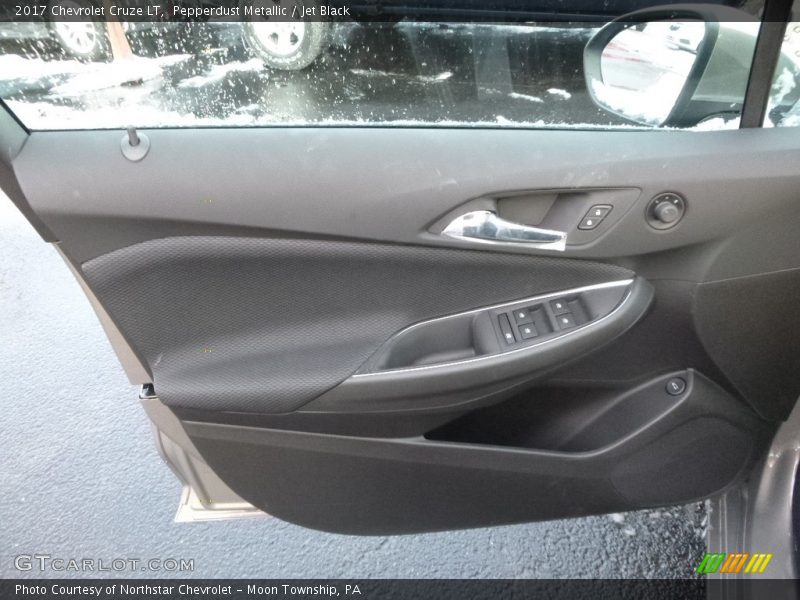 Pepperdust Metallic / Jet Black 2017 Chevrolet Cruze LT