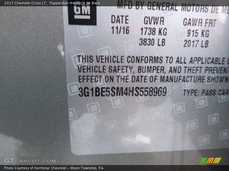 Pepperdust Metallic / Jet Black 2017 Chevrolet Cruze LT