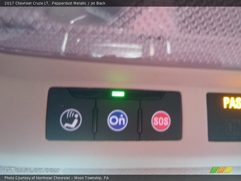 Pepperdust Metallic / Jet Black 2017 Chevrolet Cruze LT