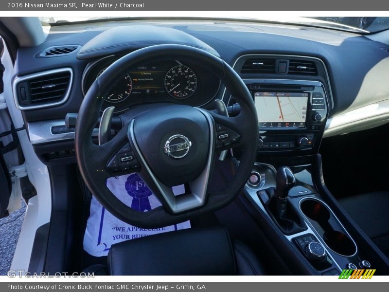 Pearl White / Charcoal 2016 Nissan Maxima SR