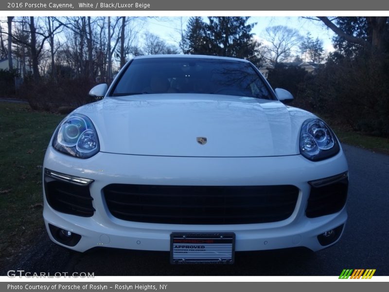 White / Black/Luxor Beige 2016 Porsche Cayenne