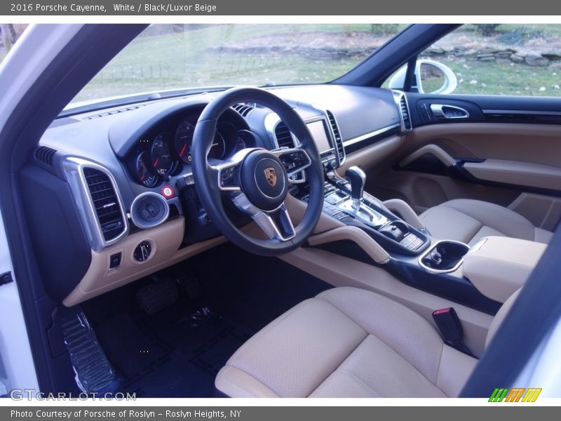 White / Black/Luxor Beige 2016 Porsche Cayenne