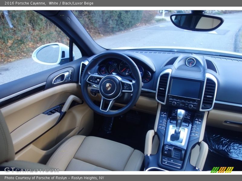 White / Black/Luxor Beige 2016 Porsche Cayenne