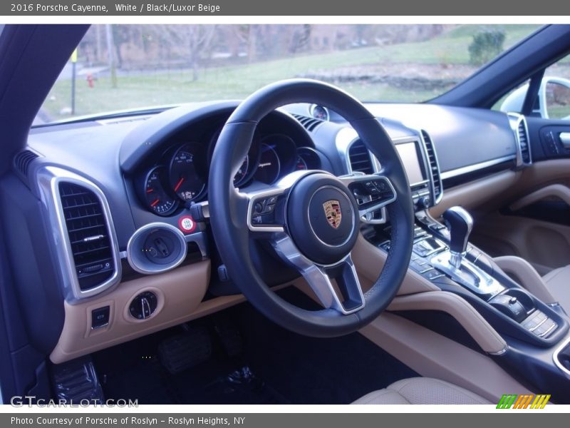 White / Black/Luxor Beige 2016 Porsche Cayenne