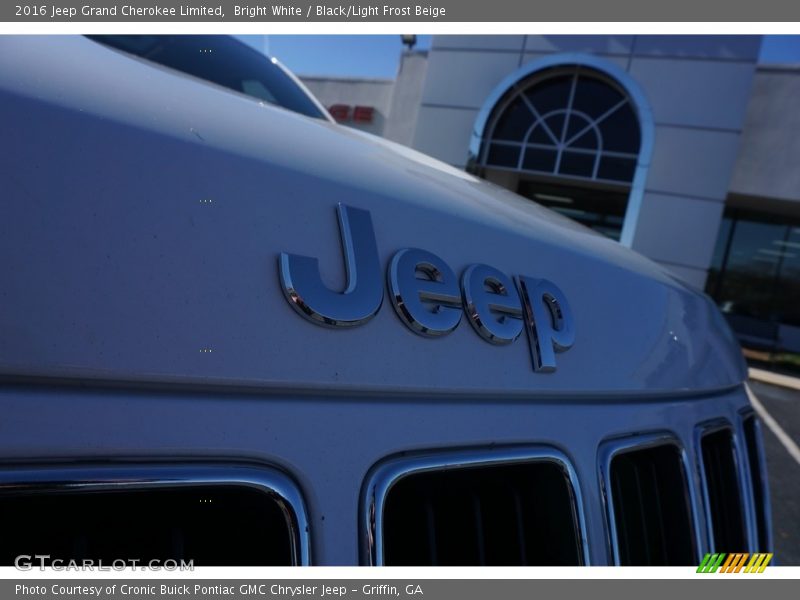 Bright White / Black/Light Frost Beige 2016 Jeep Grand Cherokee Limited
