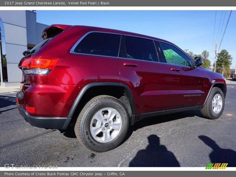 Velvet Red Pearl / Black 2017 Jeep Grand Cherokee Laredo