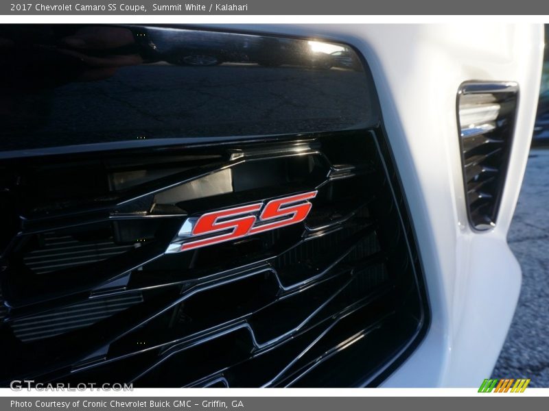 Summit White / Kalahari 2017 Chevrolet Camaro SS Coupe