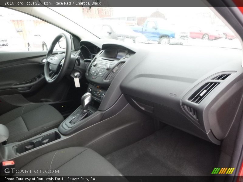 Race Red / Charcoal Black 2016 Ford Focus SE Hatch