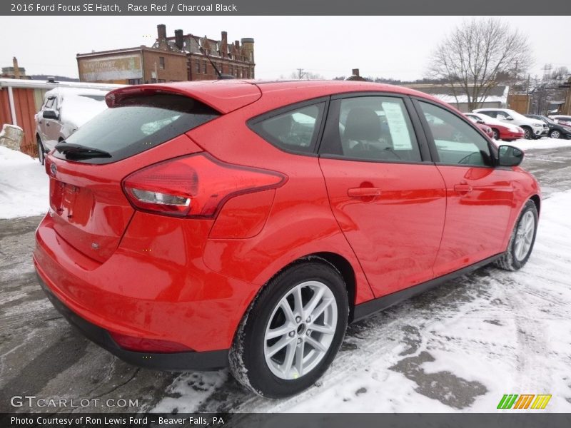 Race Red / Charcoal Black 2016 Ford Focus SE Hatch
