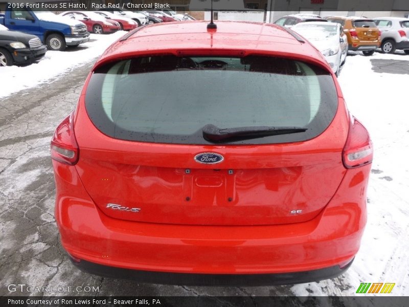 Race Red / Charcoal Black 2016 Ford Focus SE Hatch