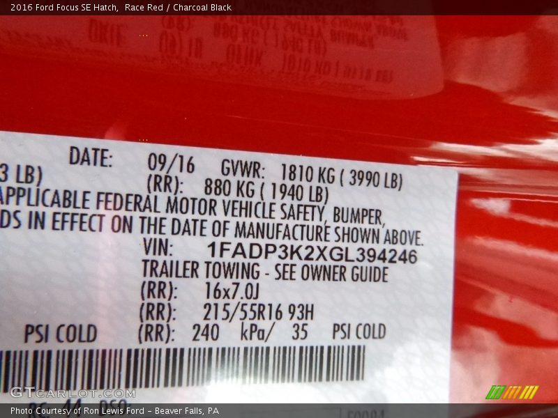 Race Red / Charcoal Black 2016 Ford Focus SE Hatch