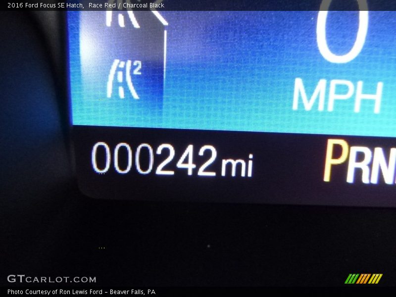 Race Red / Charcoal Black 2016 Ford Focus SE Hatch