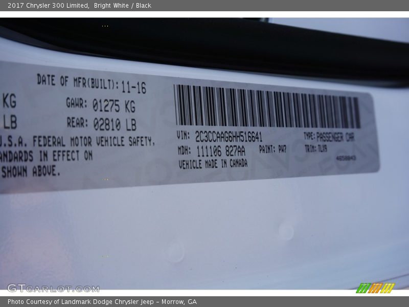 Bright White / Black 2017 Chrysler 300 Limited