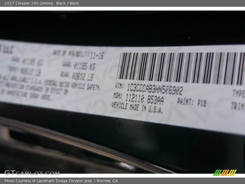Black / Black 2017 Chrysler 200 Limited