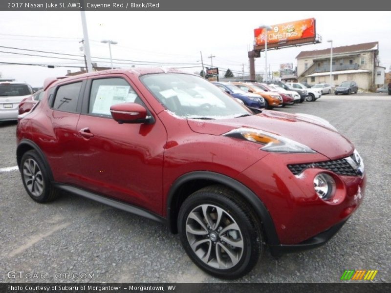 Front 3/4 View of 2017 Juke SL AWD