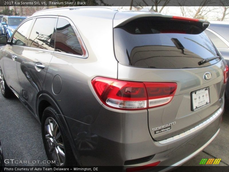 Titanium Silver / Black 2017 Kia Sorento SXL V6