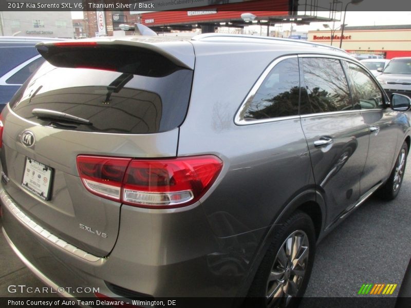 Titanium Silver / Black 2017 Kia Sorento SXL V6