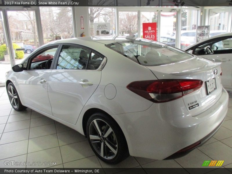 Snow White Pearl / Gray 2017 Kia Forte EX