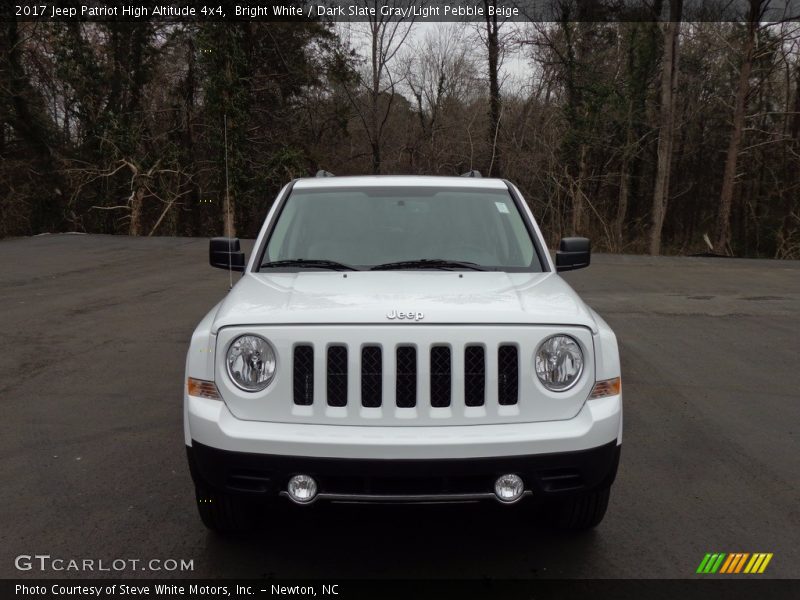 Bright White / Dark Slate Gray/Light Pebble Beige 2017 Jeep Patriot High Altitude 4x4