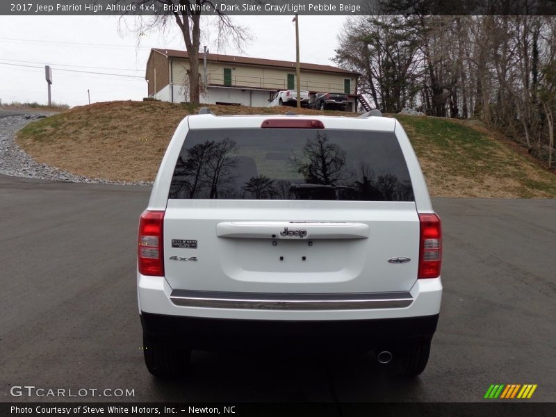 Bright White / Dark Slate Gray/Light Pebble Beige 2017 Jeep Patriot High Altitude 4x4