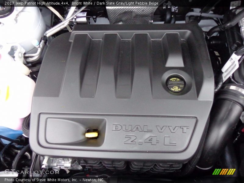 Bright White / Dark Slate Gray/Light Pebble Beige 2017 Jeep Patriot High Altitude 4x4
