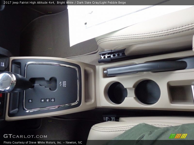 Bright White / Dark Slate Gray/Light Pebble Beige 2017 Jeep Patriot High Altitude 4x4
