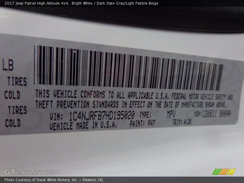 Bright White / Dark Slate Gray/Light Pebble Beige 2017 Jeep Patriot High Altitude 4x4