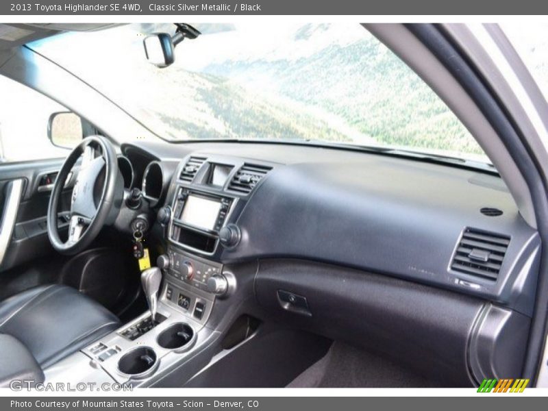 Classic Silver Metallic / Black 2013 Toyota Highlander SE 4WD