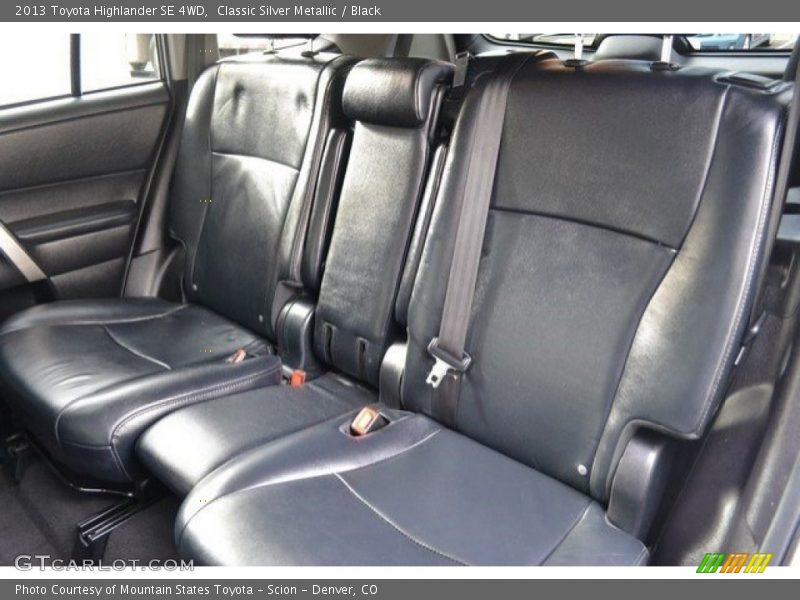 Classic Silver Metallic / Black 2013 Toyota Highlander SE 4WD
