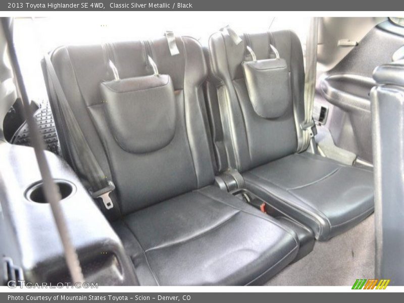 Classic Silver Metallic / Black 2013 Toyota Highlander SE 4WD