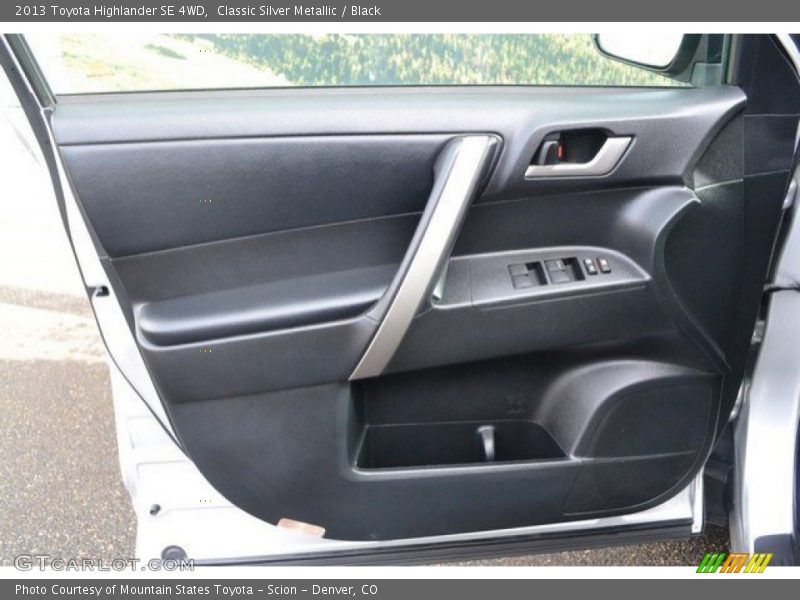 Classic Silver Metallic / Black 2013 Toyota Highlander SE 4WD