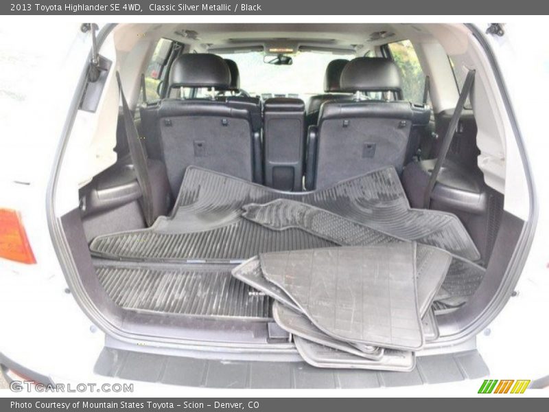 Classic Silver Metallic / Black 2013 Toyota Highlander SE 4WD