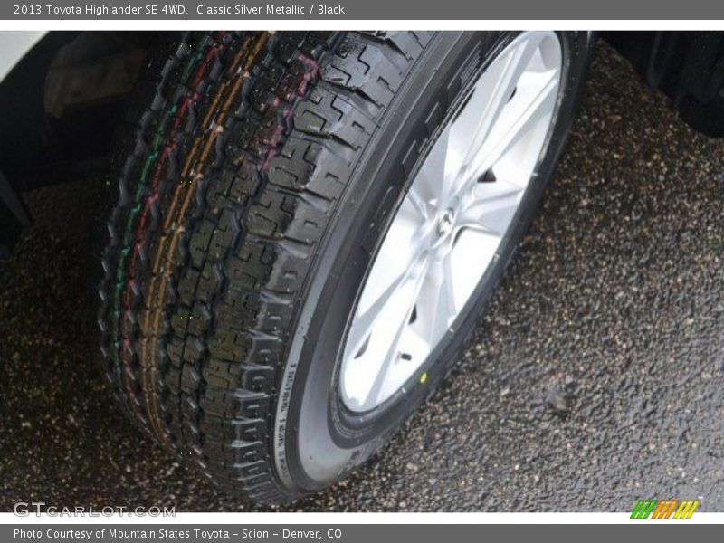 Classic Silver Metallic / Black 2013 Toyota Highlander SE 4WD