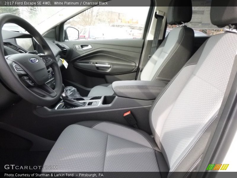 White Platinum / Charcoal Black 2017 Ford Escape SE 4WD