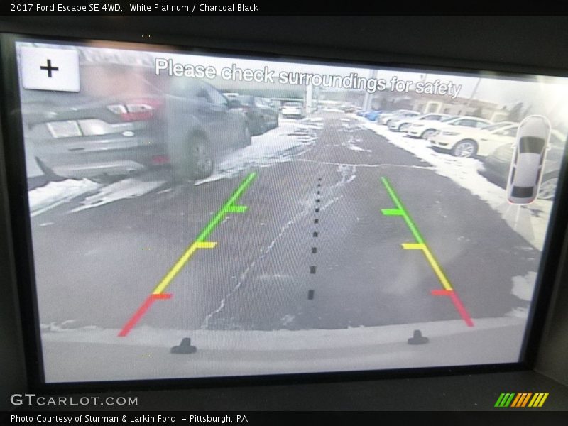 White Platinum / Charcoal Black 2017 Ford Escape SE 4WD