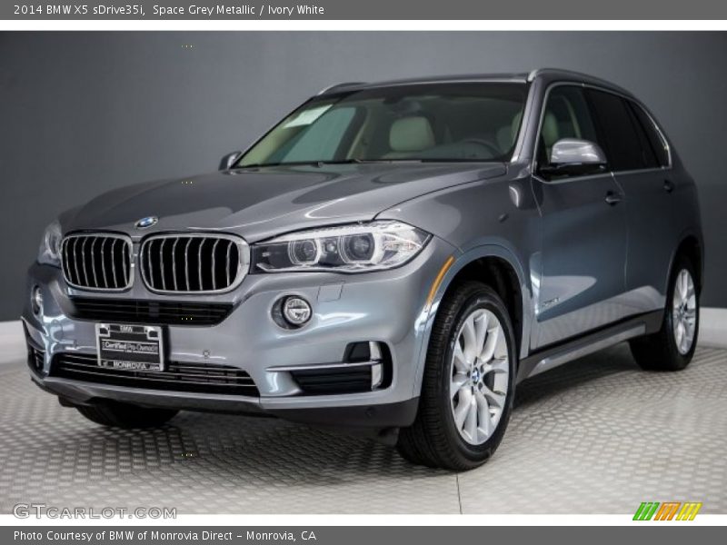 Front 3/4 View of 2014 X5 sDrive35i