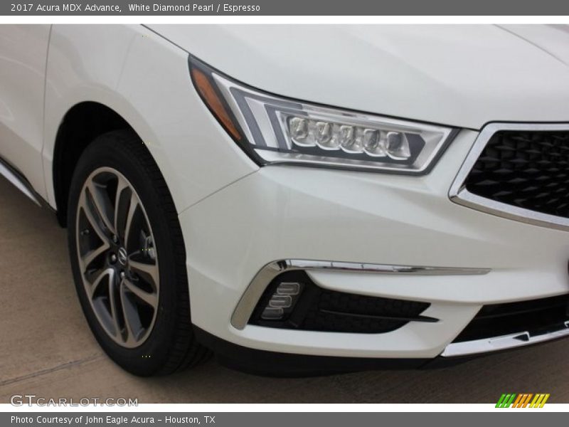 White Diamond Pearl / Espresso 2017 Acura MDX Advance
