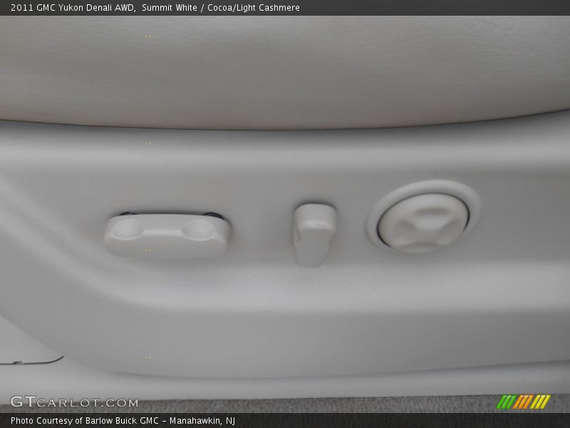 Summit White / Cocoa/Light Cashmere 2011 GMC Yukon Denali AWD