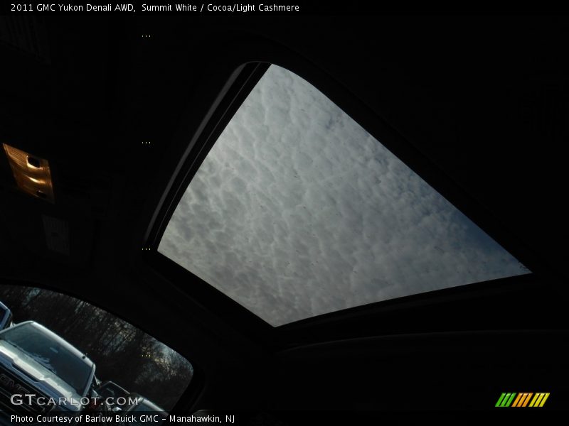 Summit White / Cocoa/Light Cashmere 2011 GMC Yukon Denali AWD