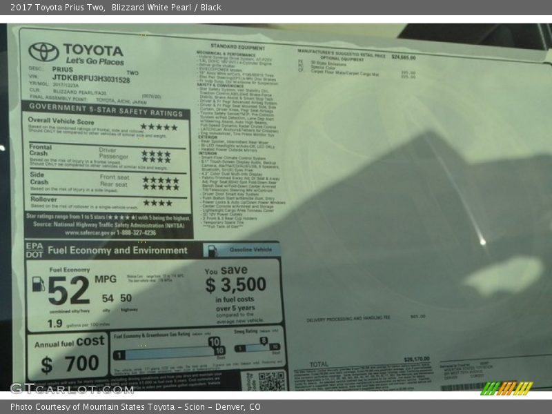 Blizzard White Pearl / Black 2017 Toyota Prius Two