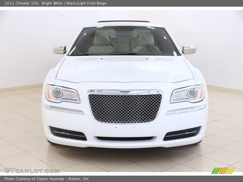 Bright White / Black/Light Frost Beige 2011 Chrysler 300