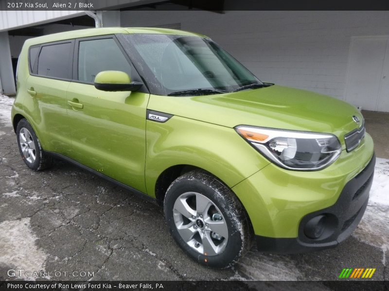 Front 3/4 View of 2017 Soul 
