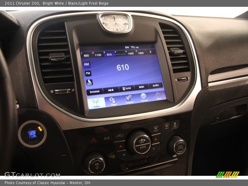 Bright White / Black/Light Frost Beige 2011 Chrysler 300