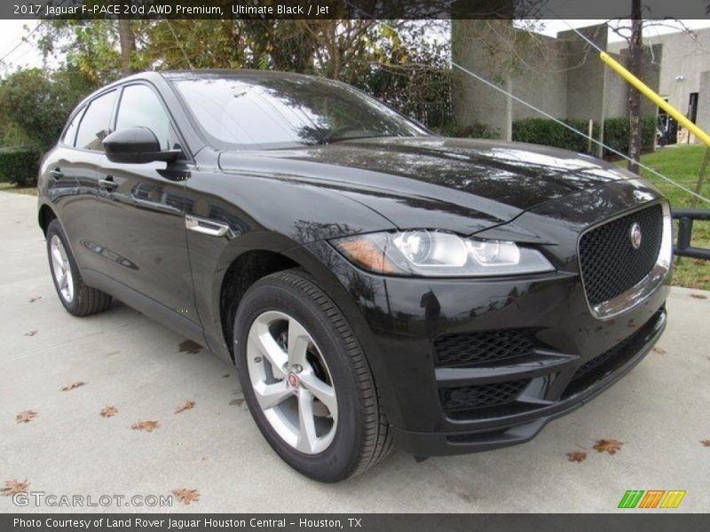 Front 3/4 View of 2017 F-PACE 20d AWD Premium