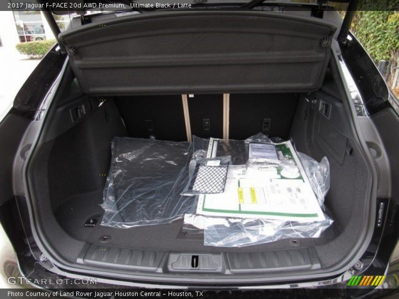 Ultimate Black / Latte 2017 Jaguar F-PACE 20d AWD Premium